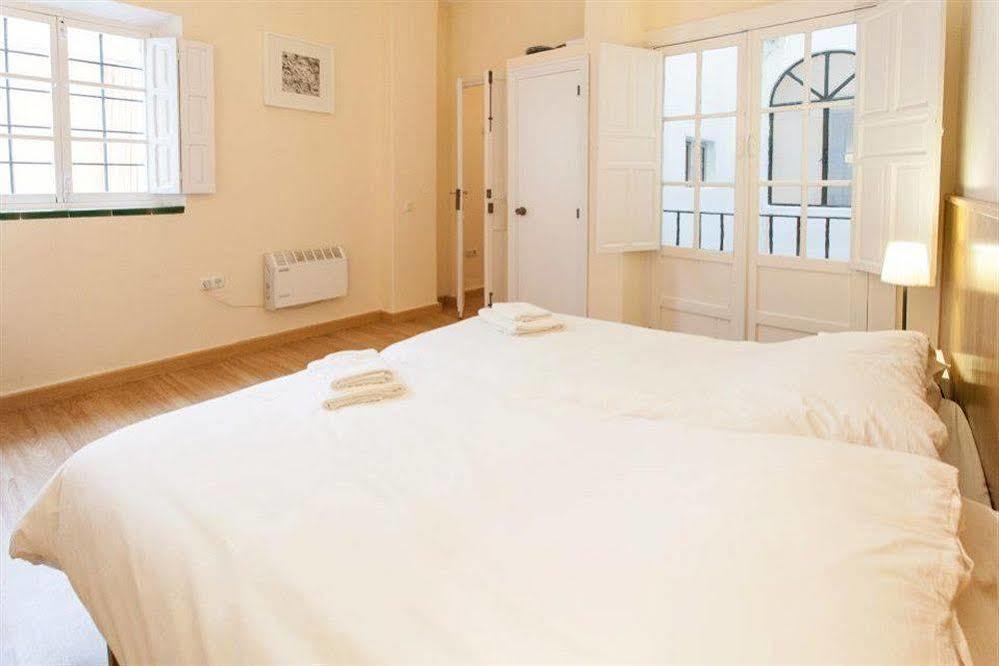 Appartement Plaza De Santa Cruz à Séville Extérieur photo